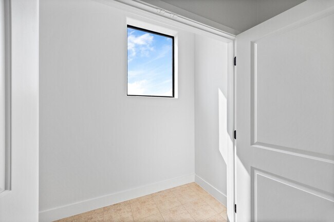 Building Photo - 2315 McIlhenny St