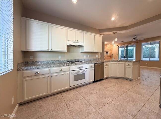 Building Photo - 7673 French Springs st'