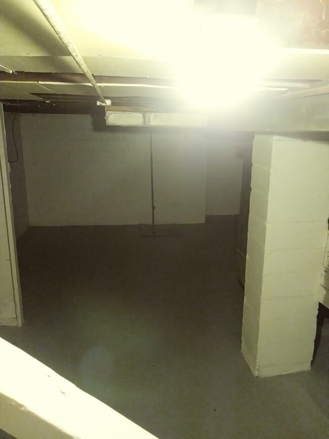 Building Photo - Cozy 2 bed 1 bath house $995 Sec 8 OK