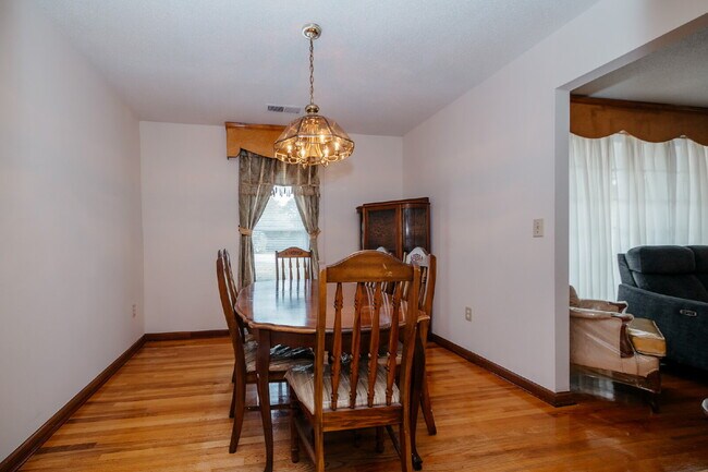 Building Photo - Fully Furnished Charleston Rental Near Folly Beach – Utilities Included | $3,100/Month