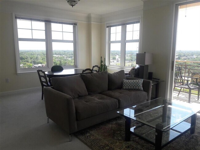 Building Photo - 750 N Tamiami Trl