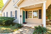 Building Photo - Lindley Park 3 bedroom