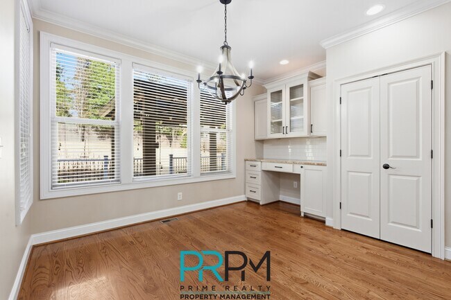 Building Photo - 129 Griffith Hill Way