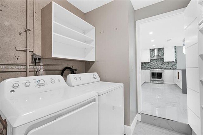 Building Photo - 4225 SW 133rd Ct