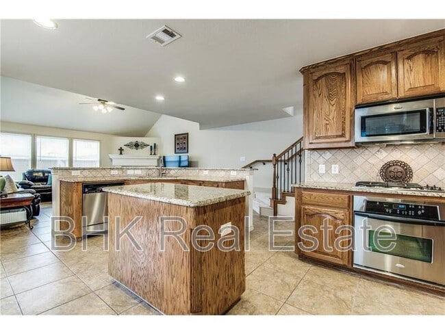 Building Photo - 11861 Tyler Dr