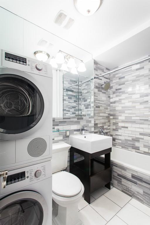 Building Photo - 566 Hudson St