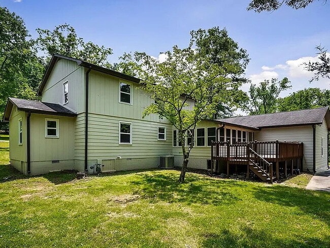 Building Photo - 1409 Robert Ln