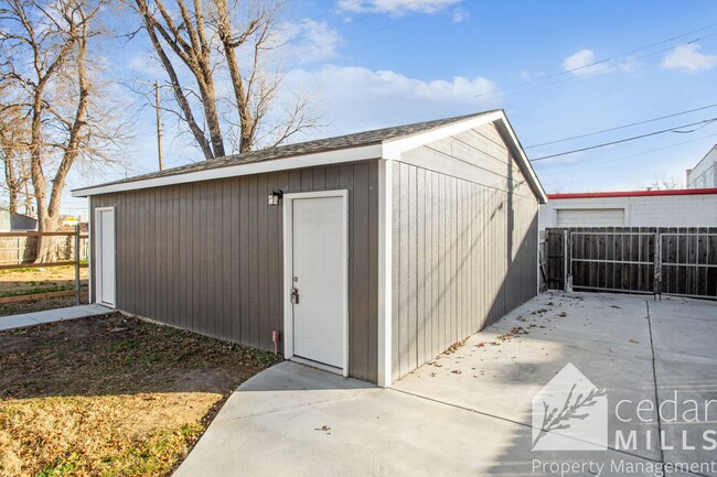 Building Photo - Brand new 3 Bedroom in Central Wichita