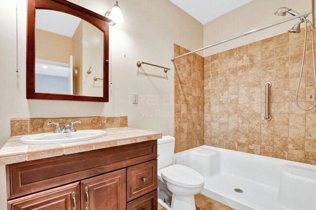 Building Photo - 414 Watkins Glen Way