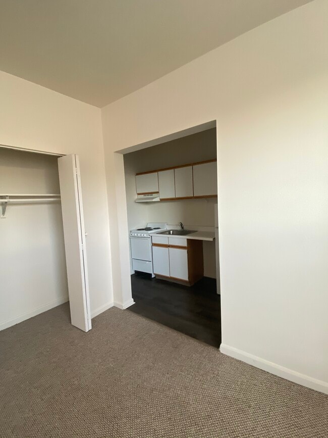 Building Photo - 3955 W Irving Park Rd