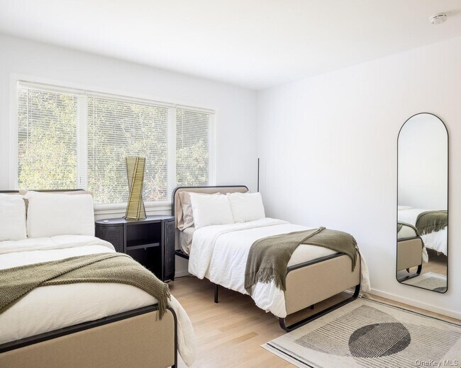 Building Photo - 15 Pheasant Run