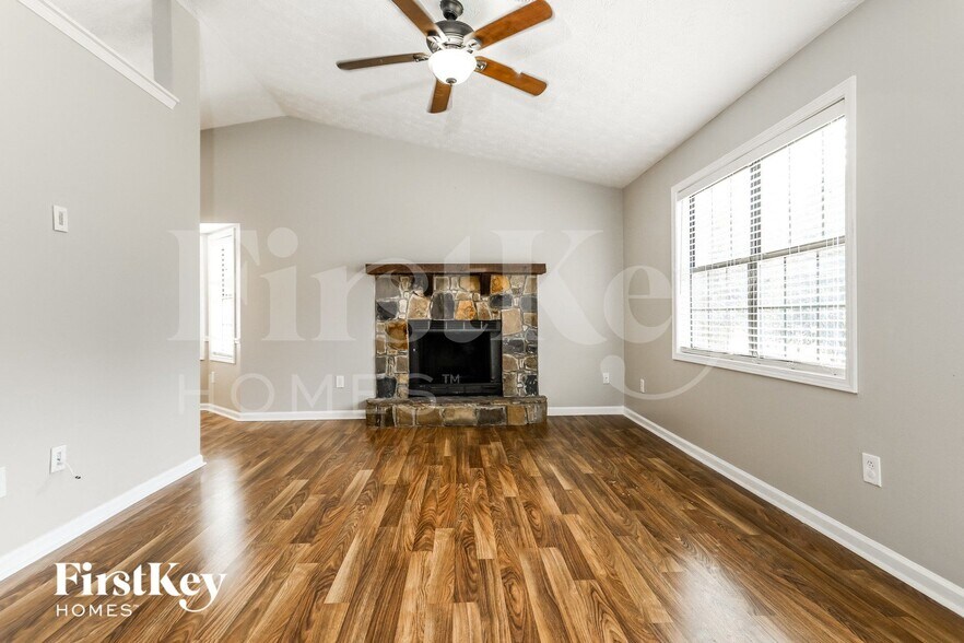 Building Photo - 4149 Warren Rd