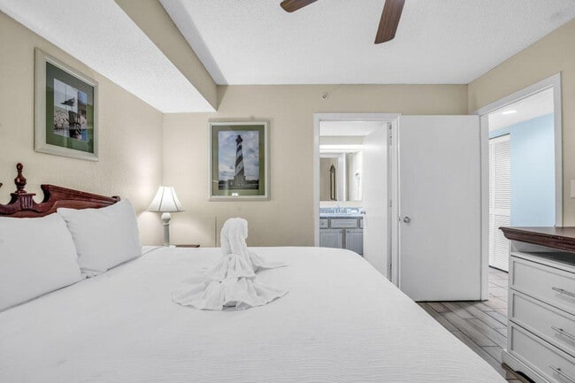 Building Photo - 3548 Alexandria Ave