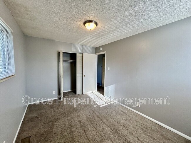Building Photo - 2141 E 119th Pl