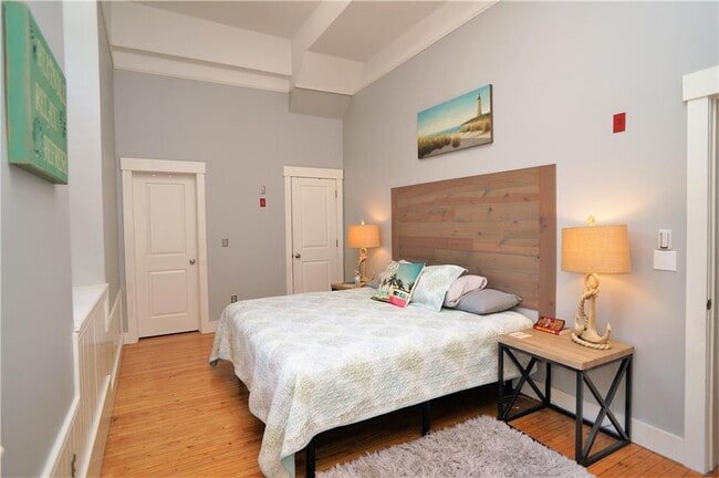 Building Photo - 426 Spring St