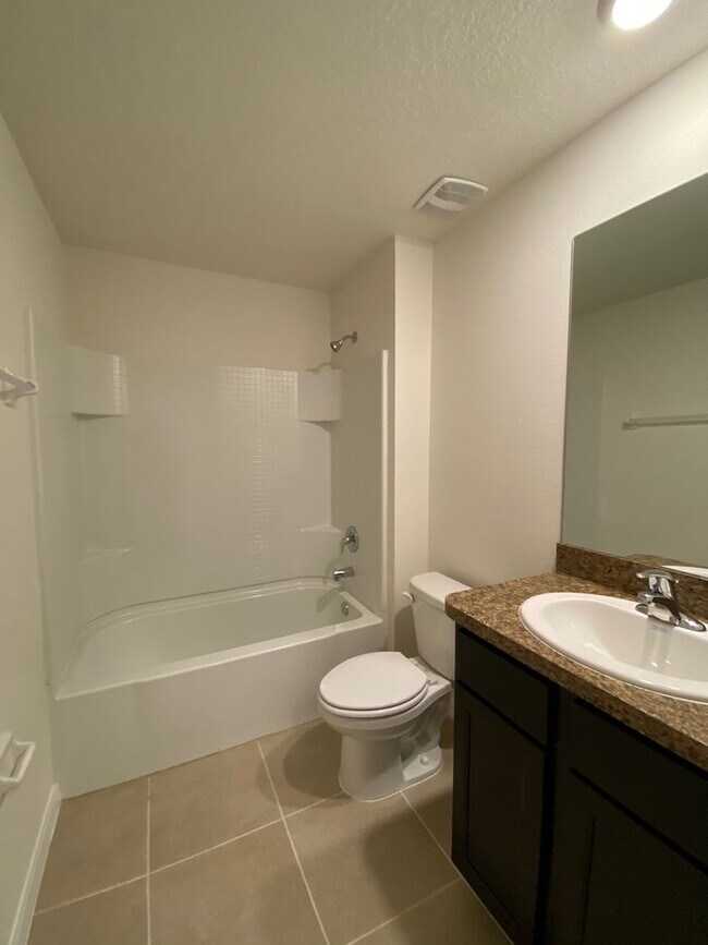 Building Photo - - Desirable Lake Diamond Subdivision 4/2/2...