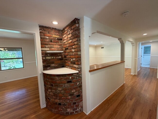Building Photo - Newly Rehabbed Charming 3 Bed 2 Bath Home ...