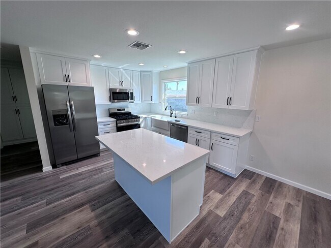 Building Photo - 2020 Whitewater Dr