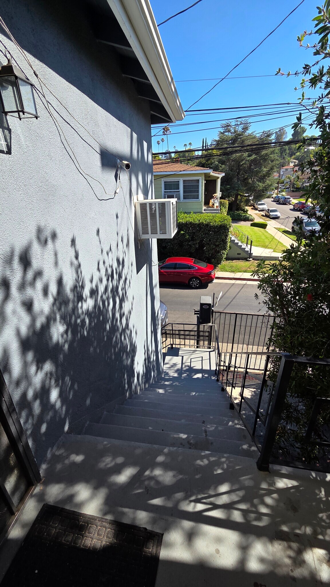 Unit Access - 4639 Lincoln Ave