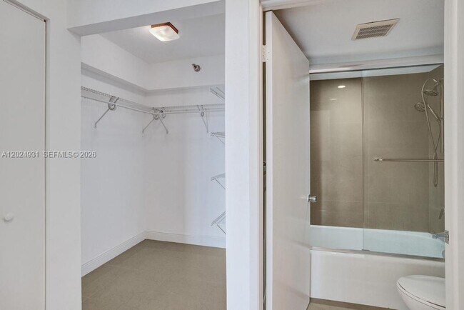 Building Photo - 20515 E Country Club Dr