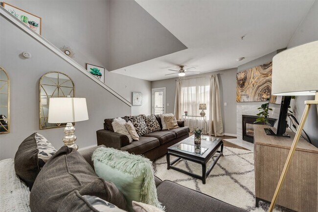 Building Photo - 3922 Gilbert Ave