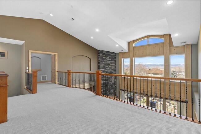 Building Photo - 348 Meadow View Pky
