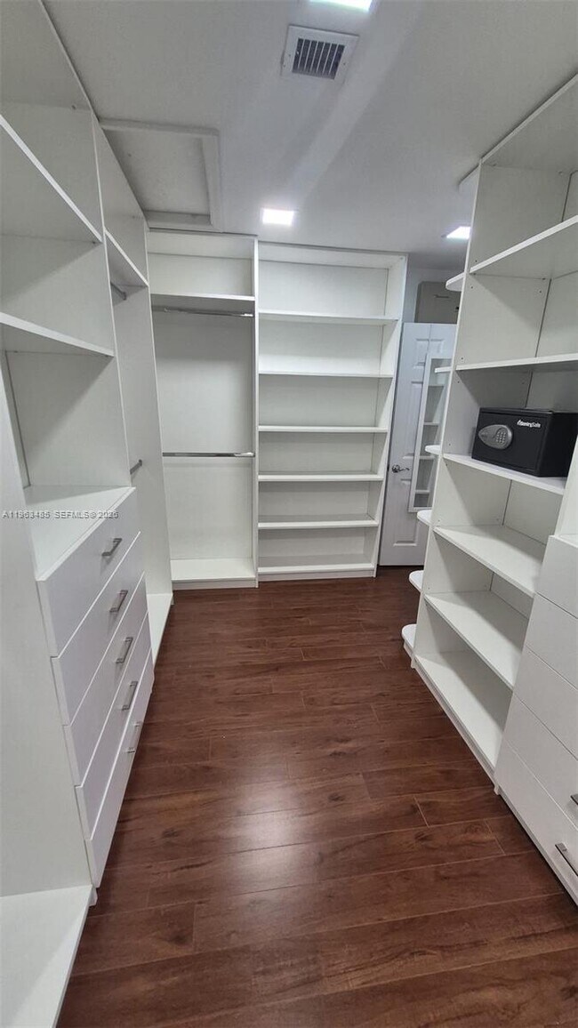 Building Photo - 3172 NE 211th St