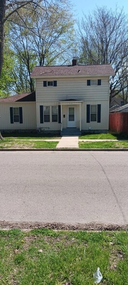 Building Photo - 710 7th St