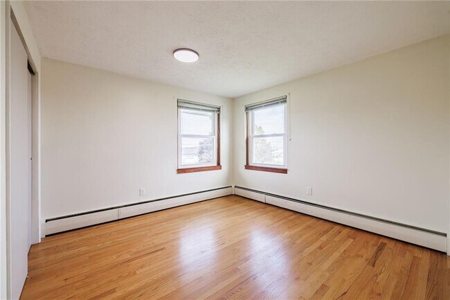 Building Photo - 5095 Emerson Rd