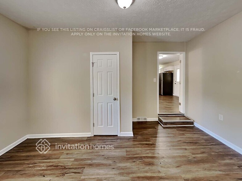 Building Photo - 8594 Autumn Leaf Dr