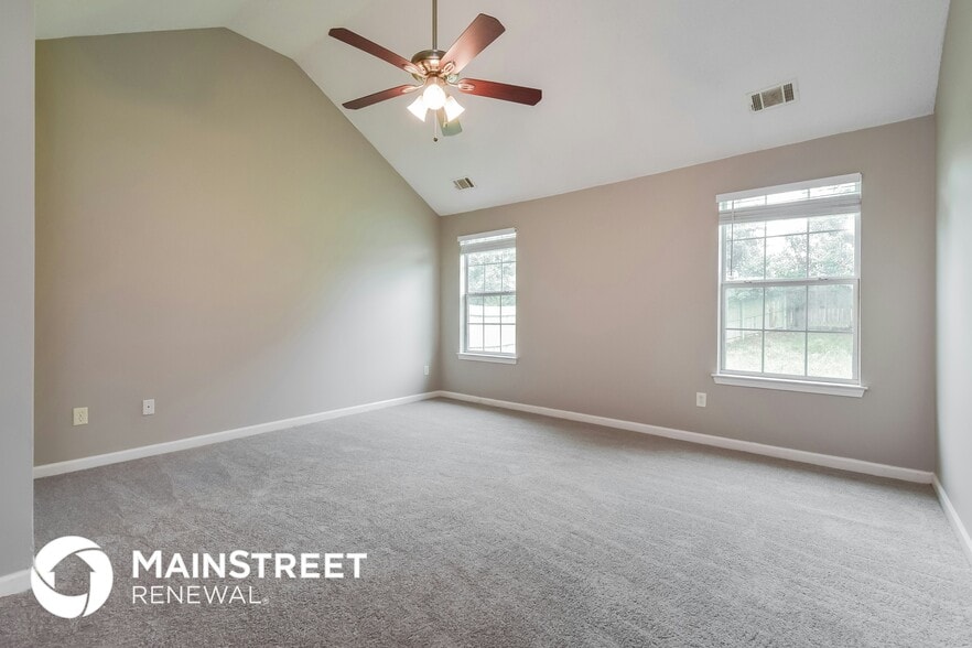 Building Photo - 1692 Deer Crossing Cir
