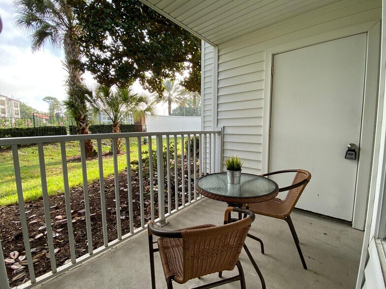 Deck - 11538 Westwood Blvd