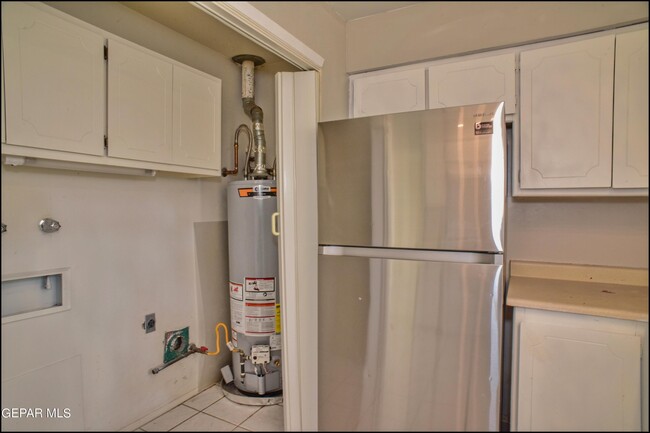 Building Photo - 10415 Ashwood Dr