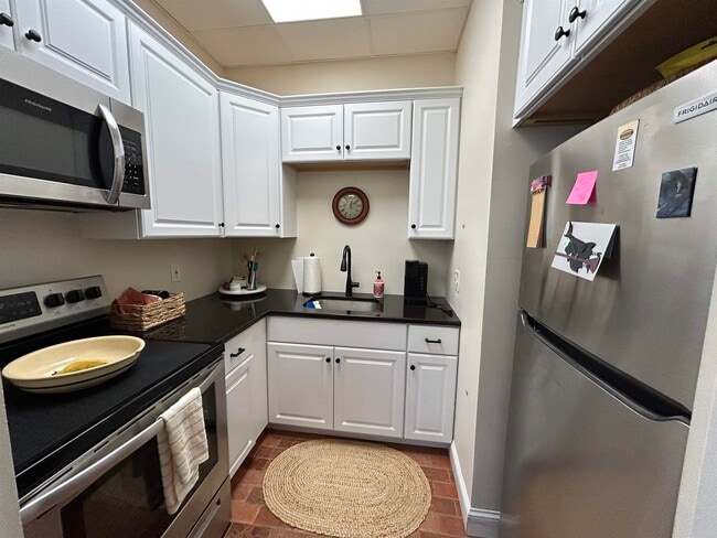 Building Photo - 163 Water St