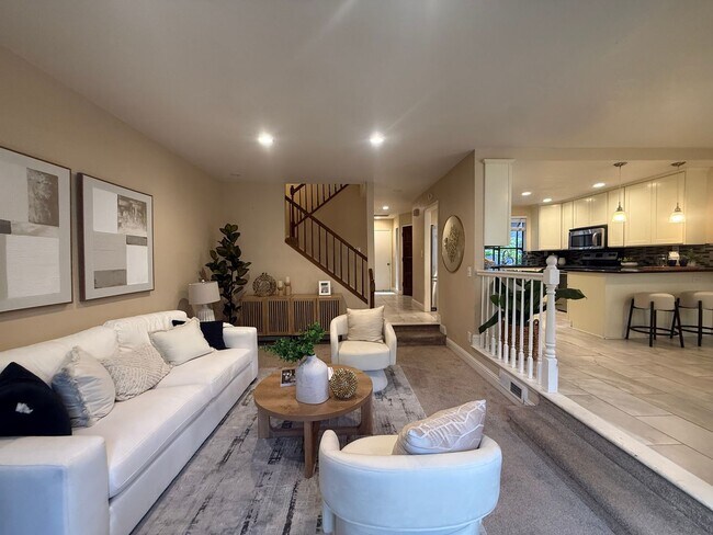 Building Photo - 1166 Capri Dr