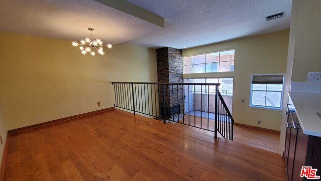 Building Photo - 7320 Balboa Blvd