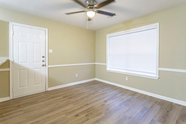 Dining room - 1627 Rock Hollow Loop