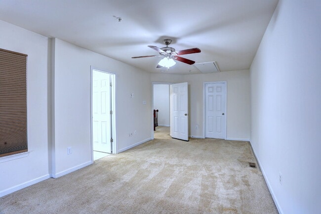 Building Photo - 3BD/2.2BA:  Fabulous Baltimore Townhome