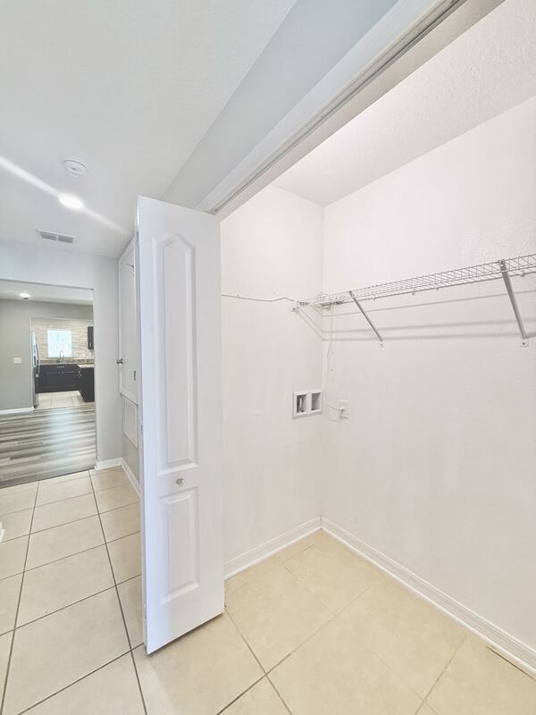 Building Photo - 3824 Exeter Ln