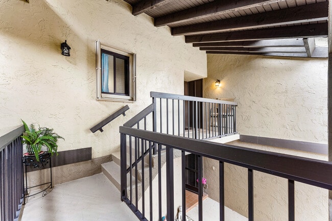 Building Photo - 1593 Cabot Ln