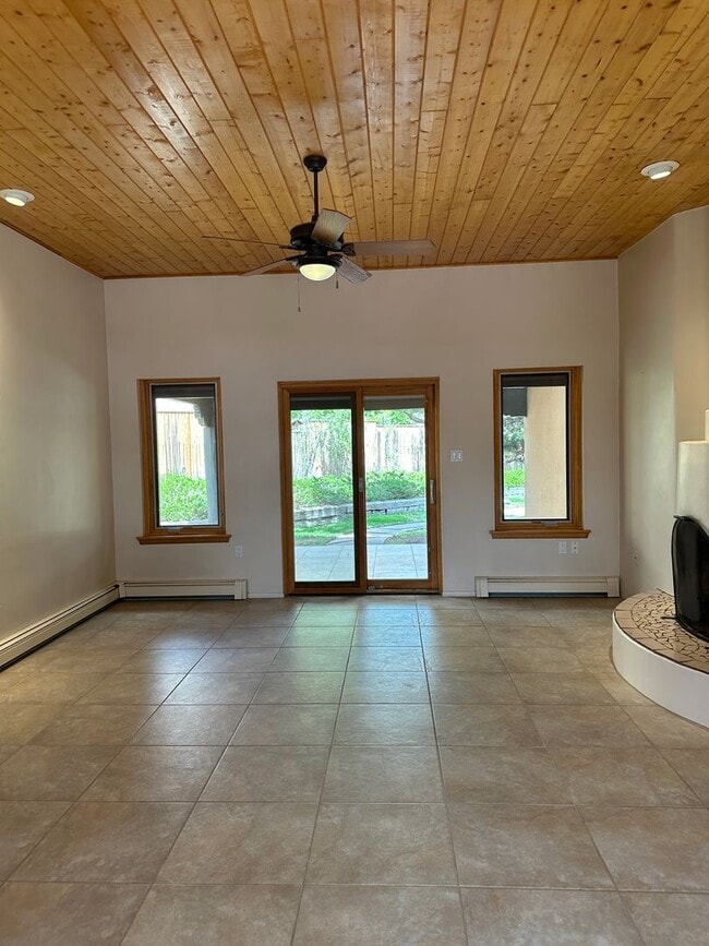 Building Photo - 2877 Plaza Blanca