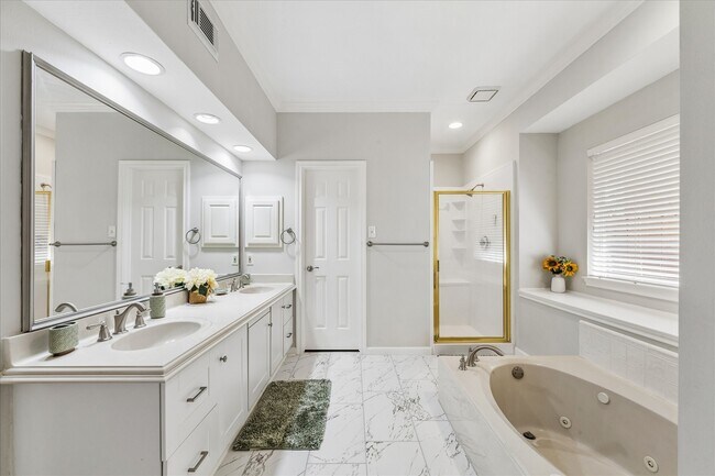 Building Photo - 11818 Orchard Mountain Dr