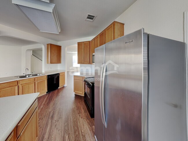 Building Photo - 6202 Roseborough Dr