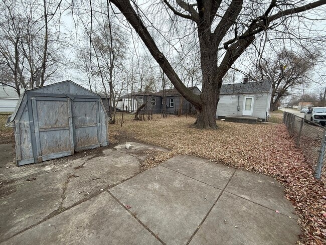 Building Photo - 22705 Sharrow Ave