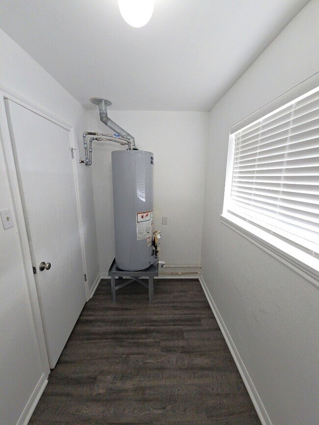 Building Photo - 3810 R V Mayfield Dr