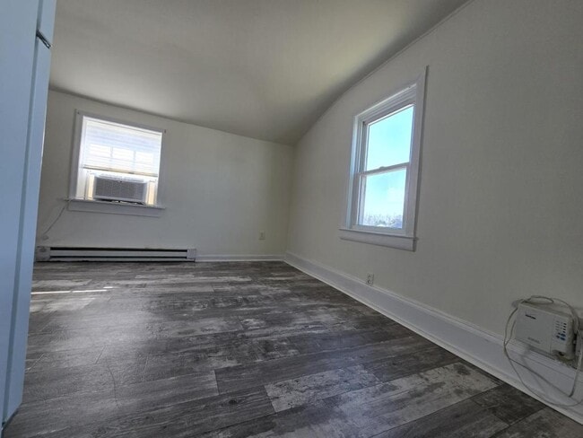 Building Photo - 76 Chestnut St