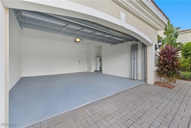 Building Photo - 15560 Laguna Hills Dr