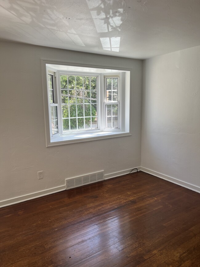 Building Photo - 211 Cape May Ave