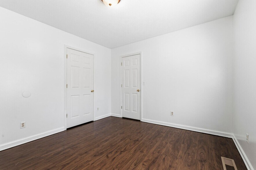 Building Photo - 114 Sequoyah Dr