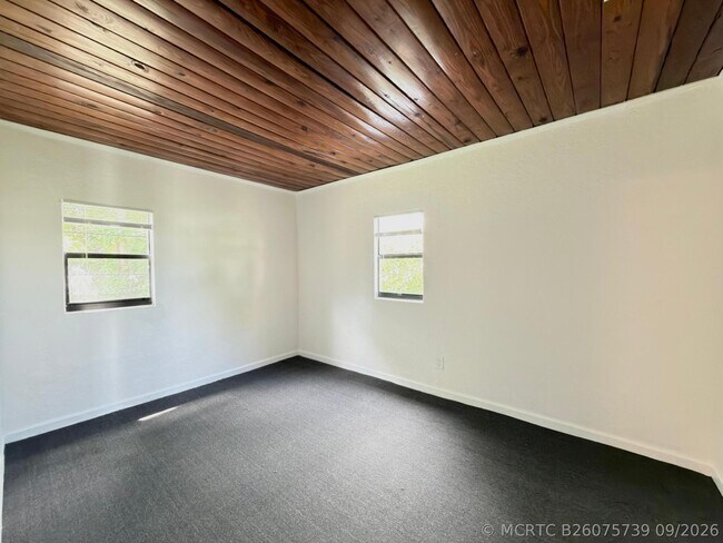 Building Photo - 706 23rd St